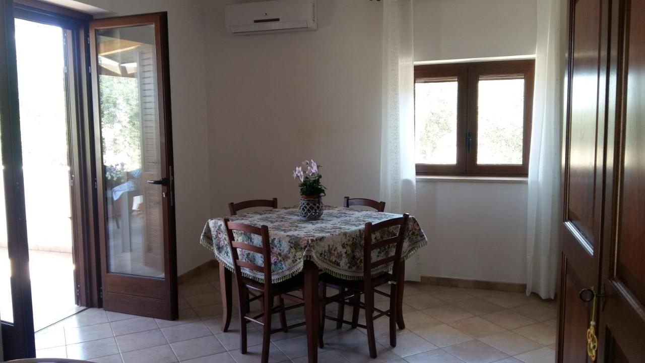Estudio con vistas al jardín