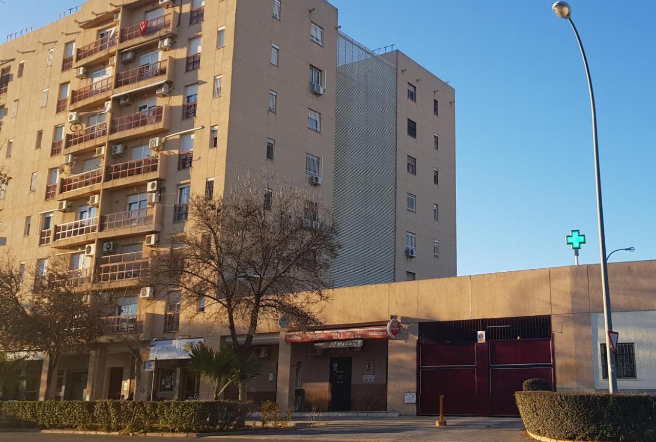 Apartamento frente a Palacio de Congresos (Fibes) - Bed and Breakfast