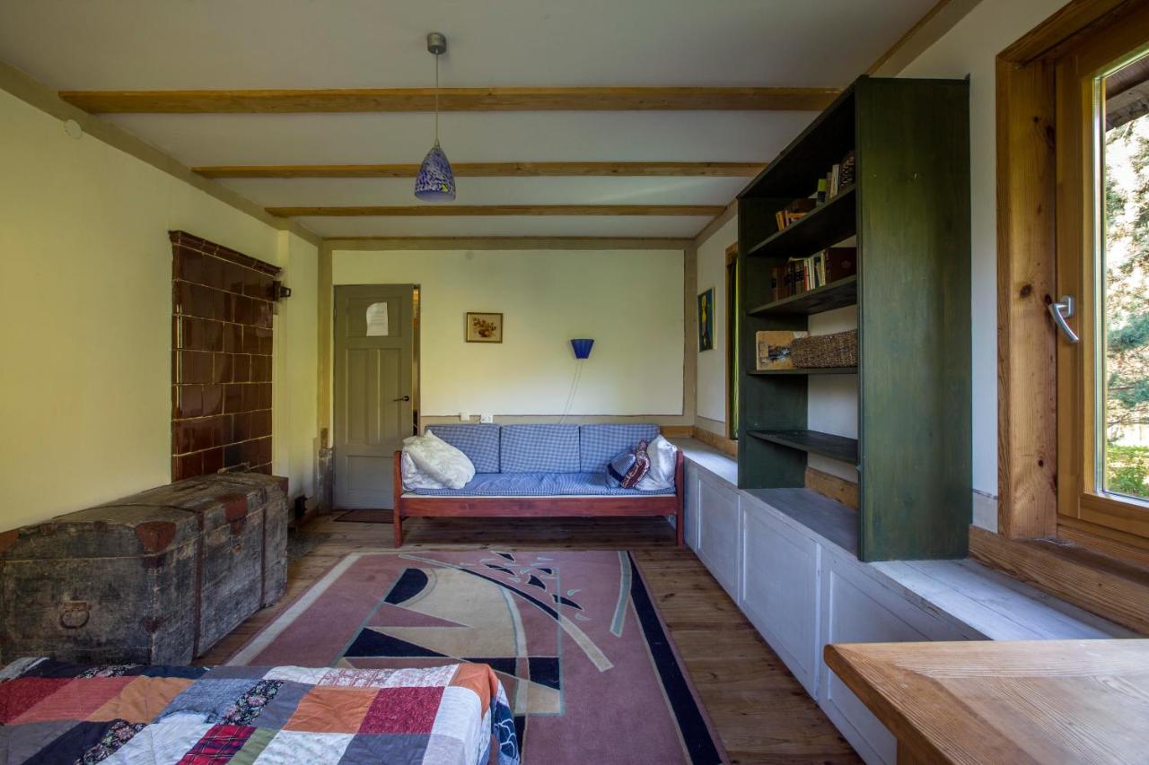 Habitación Triple Básica con baño compartido