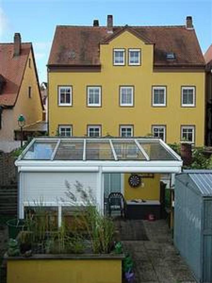 B&B Nördlingen - Ferienwohnung Baierl - Bed and Breakfast Nördlingen