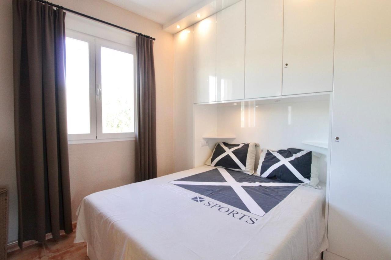 Apartment with Mountain View
