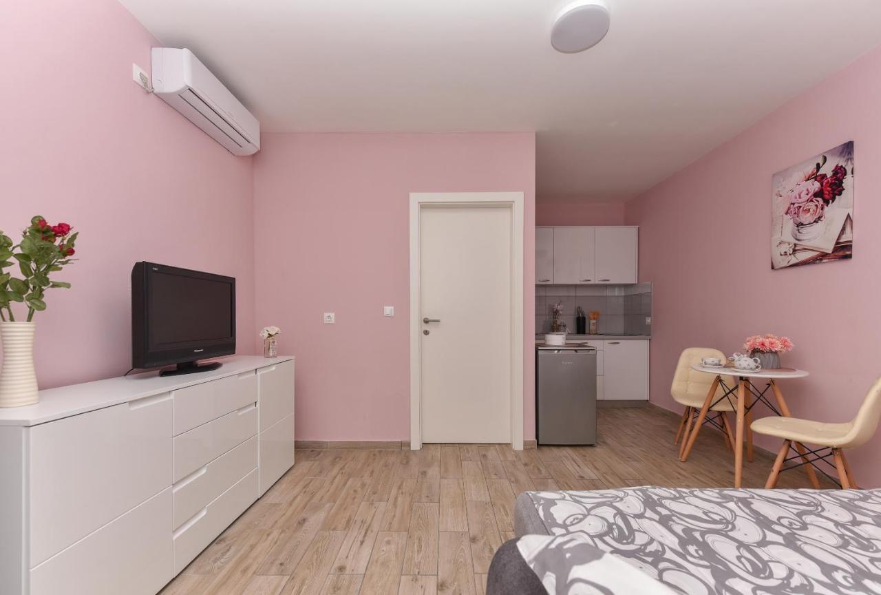Studio Apartment Deluxe - Bed and Breakfast