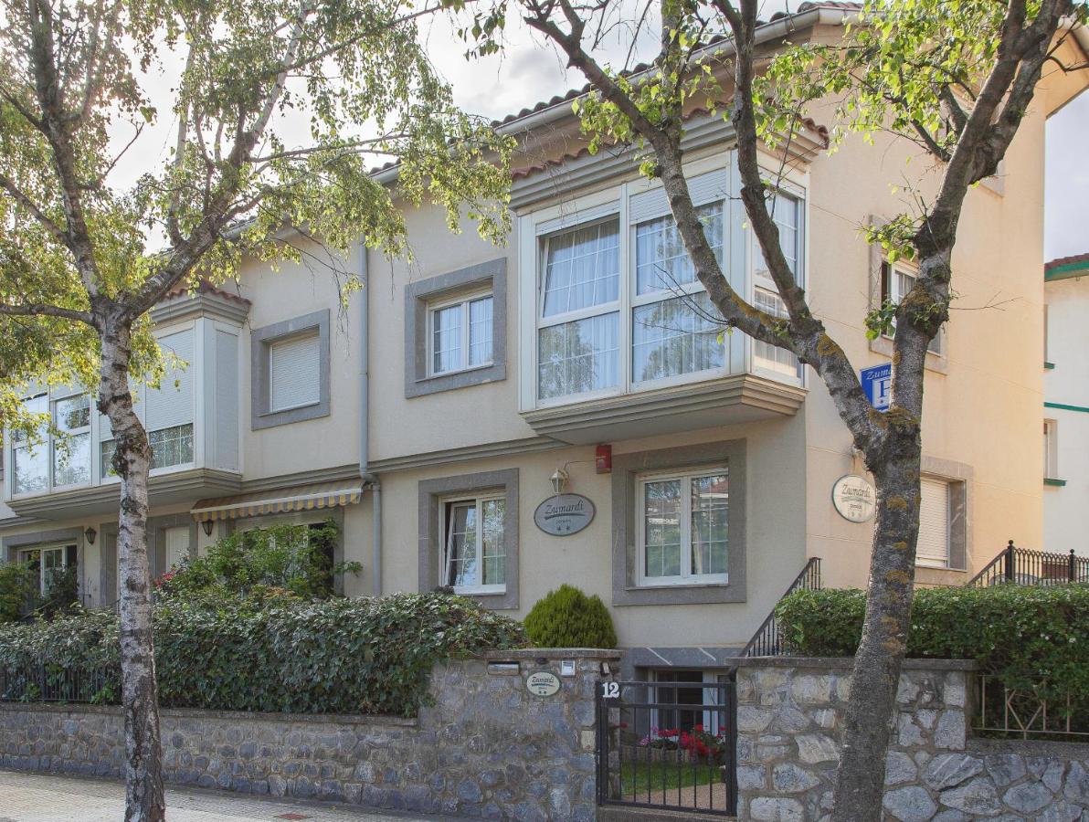 Pensión Zumardi - Bed and Breakfast Deba