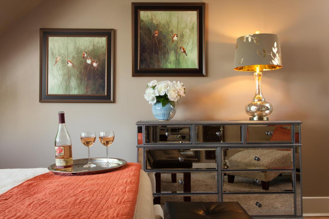 Queen Room with Spa Bath