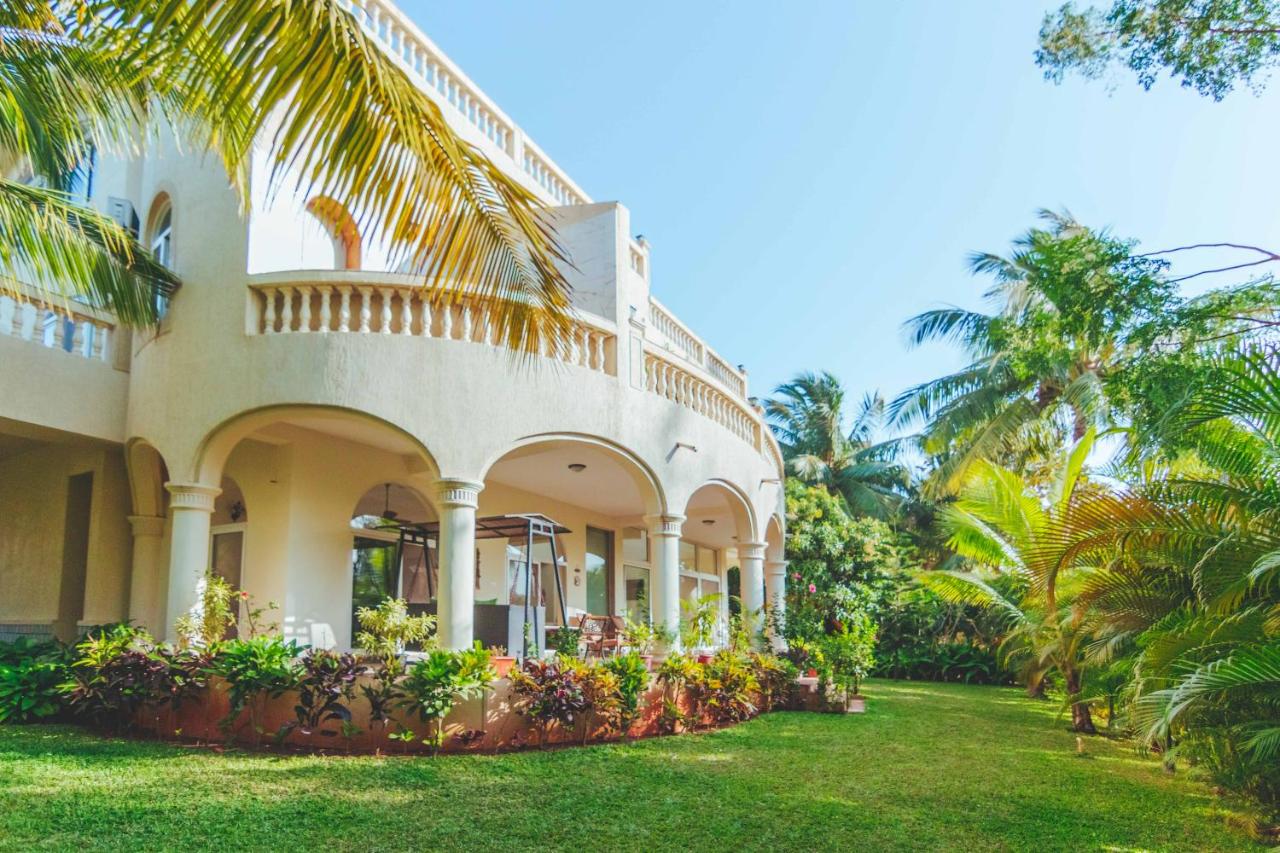 B&B Kashid - SaffronStays La Casa Maestro, Kashid - spanish-style luxury villa near Kashid Beach - Bed and Breakfast Kashid
