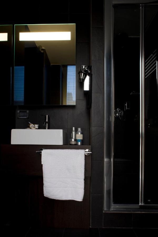 Twentyone Hotel