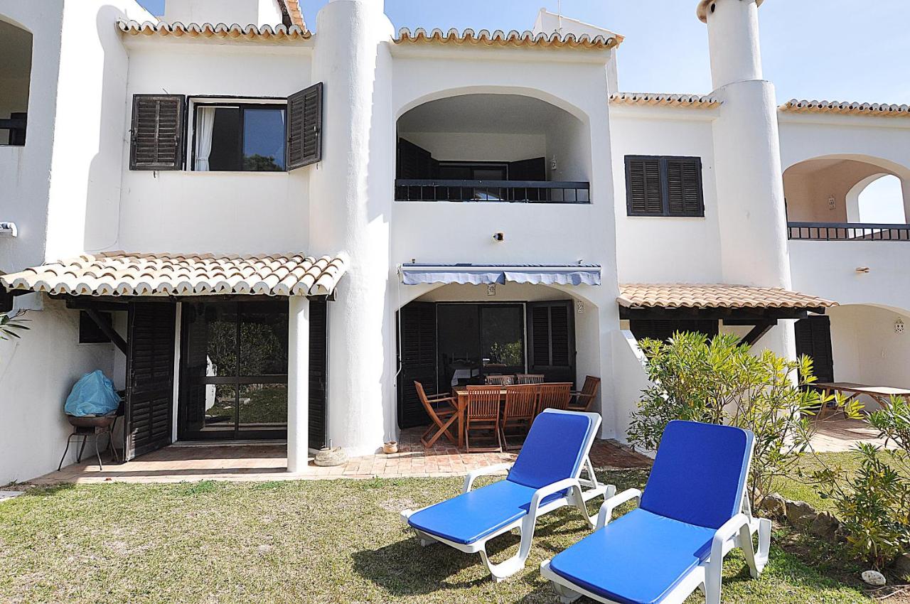 E&M Beach House Aldeamento do Levante III - B&B