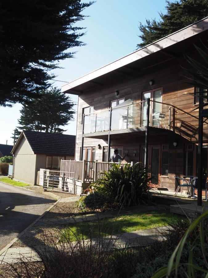 Tincroft Cottage - high end, luxury living near the beach - B&B