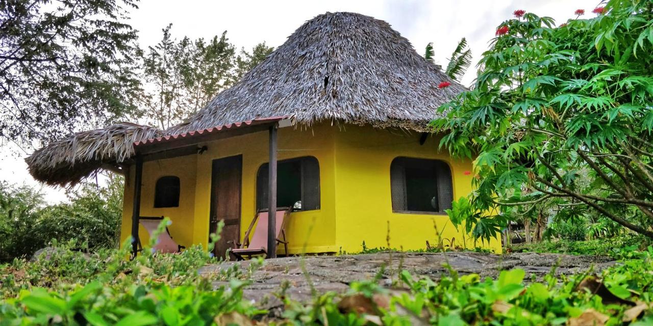  Bungalow with Garden View