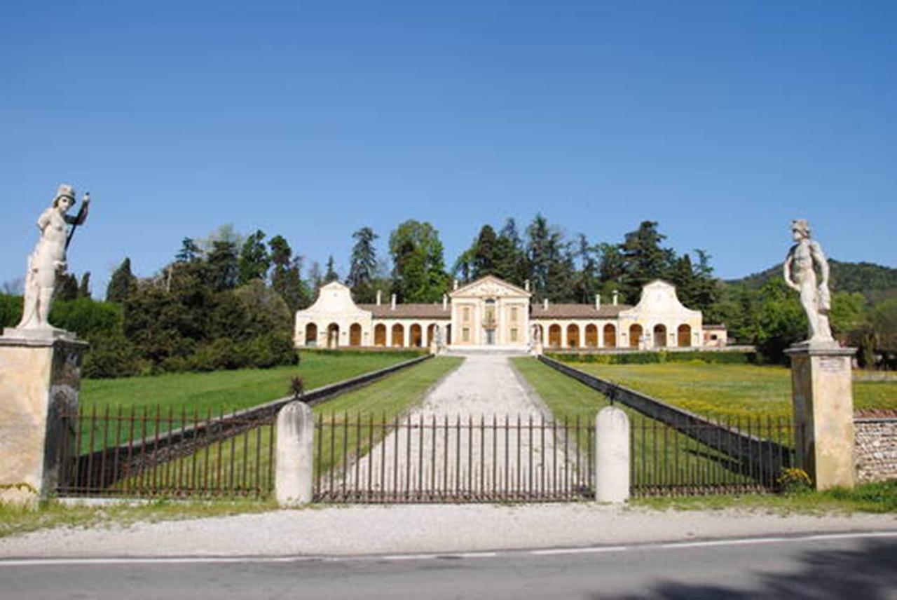 Agriturismo MELO IN FIORE con camere e colazioni nella zona del Prosecco DOCG Asolo - Chambres d’hôtes