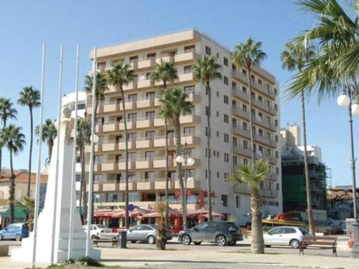 Ithaki Phinikoudes Apartment No. 107 - B&B Larnaca