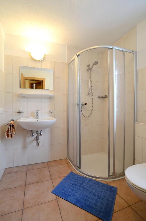 Chambre Double avec Salle de Bains Commune