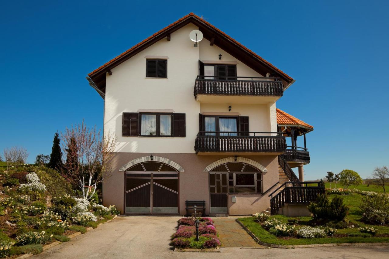 Apartments Tratinčica - Chambres d’hôtes Selište