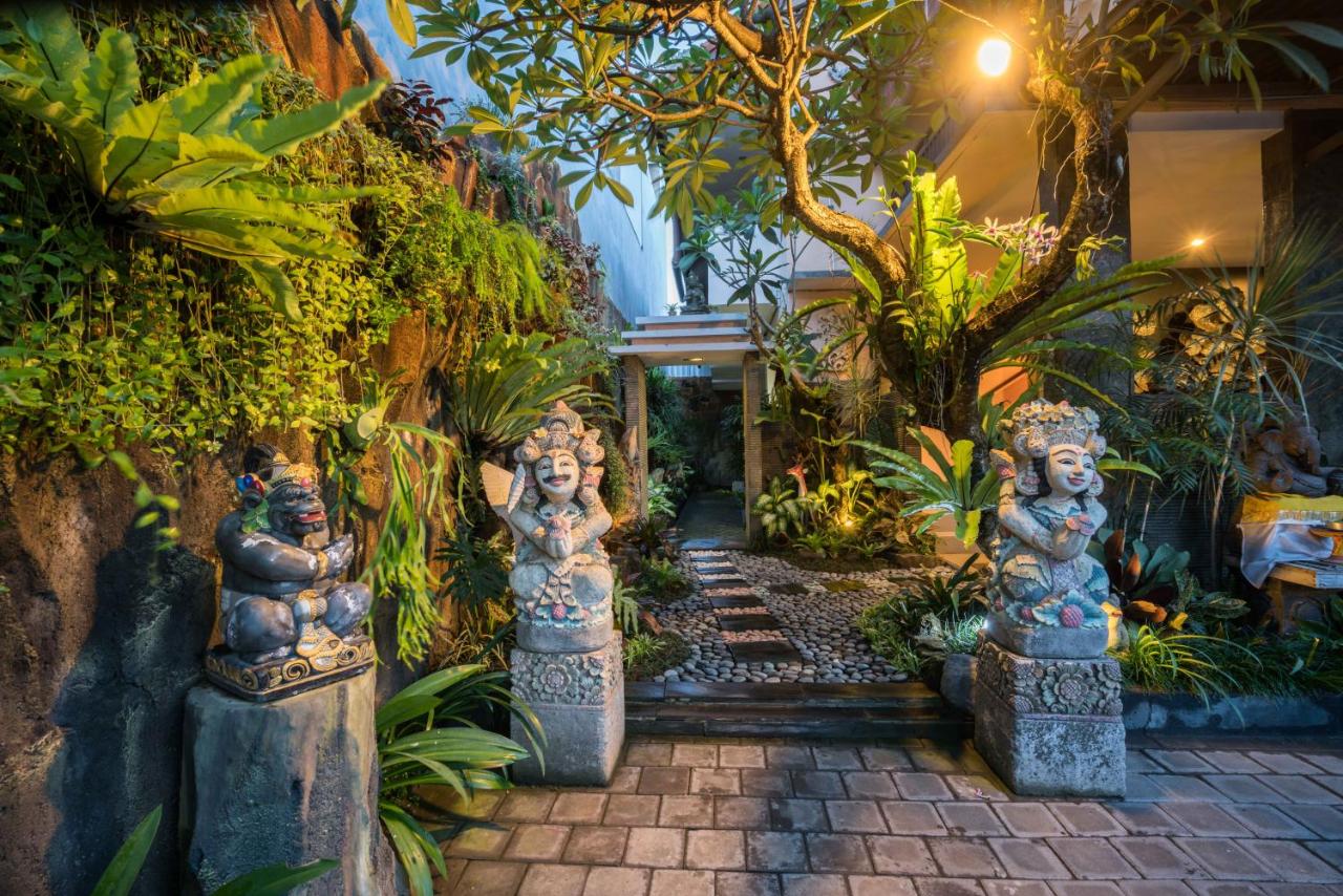 Griya Tunjung Sari - B&B