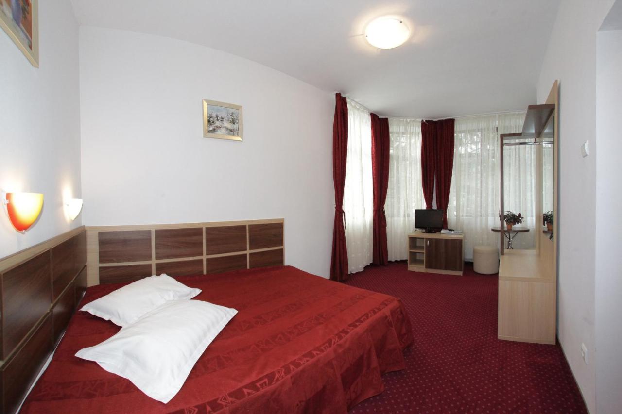 Doppel- oder Zweibettzimmer