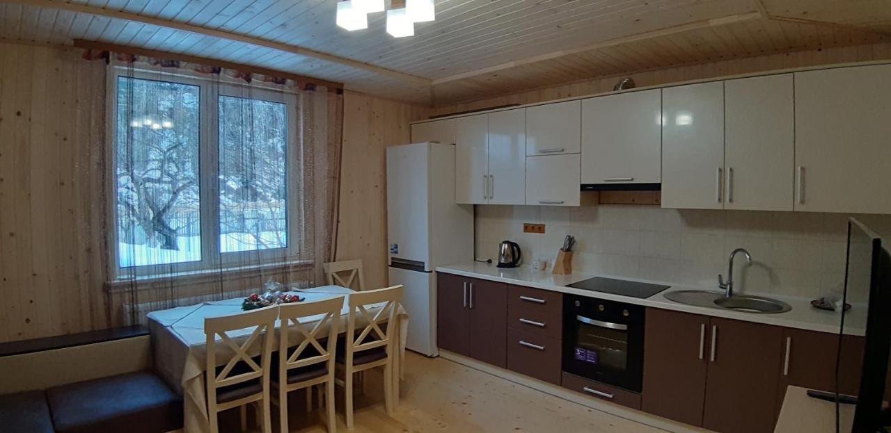 Котедж під горою - B&B