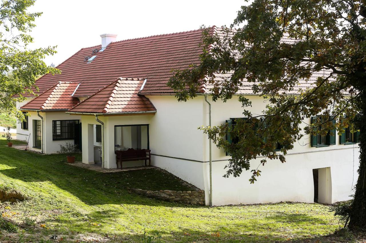 5-Bedroom Holiday House