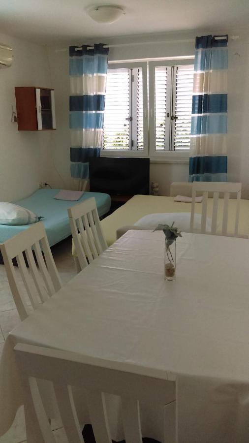 Apartamento de 1 dormitorio con vistas al jardín