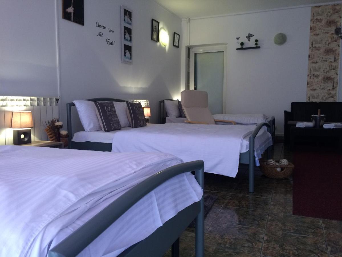 Quadruple Room with Shared Bathroom