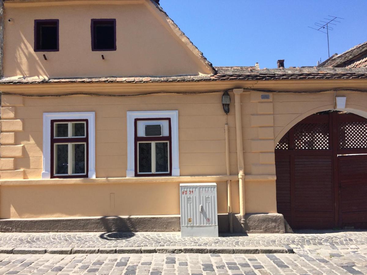 Iony Apartament - B&B