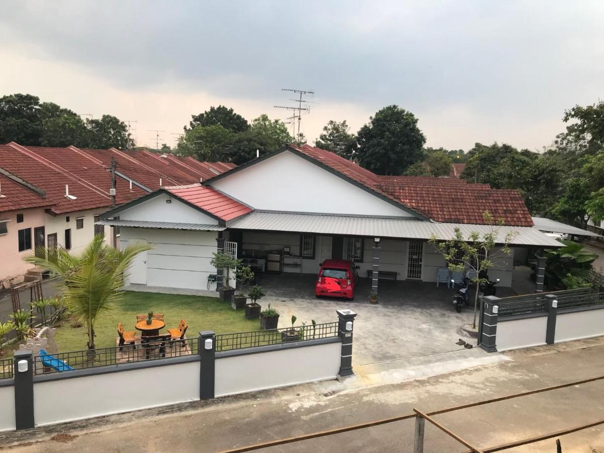 Jiaxin Homestay - JP Pedana 家馨民宿 - B&B Johor Bahru