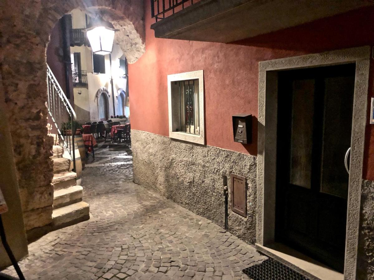 Apartment Del Pescatore - Ferienwohnung Torri del Benaco