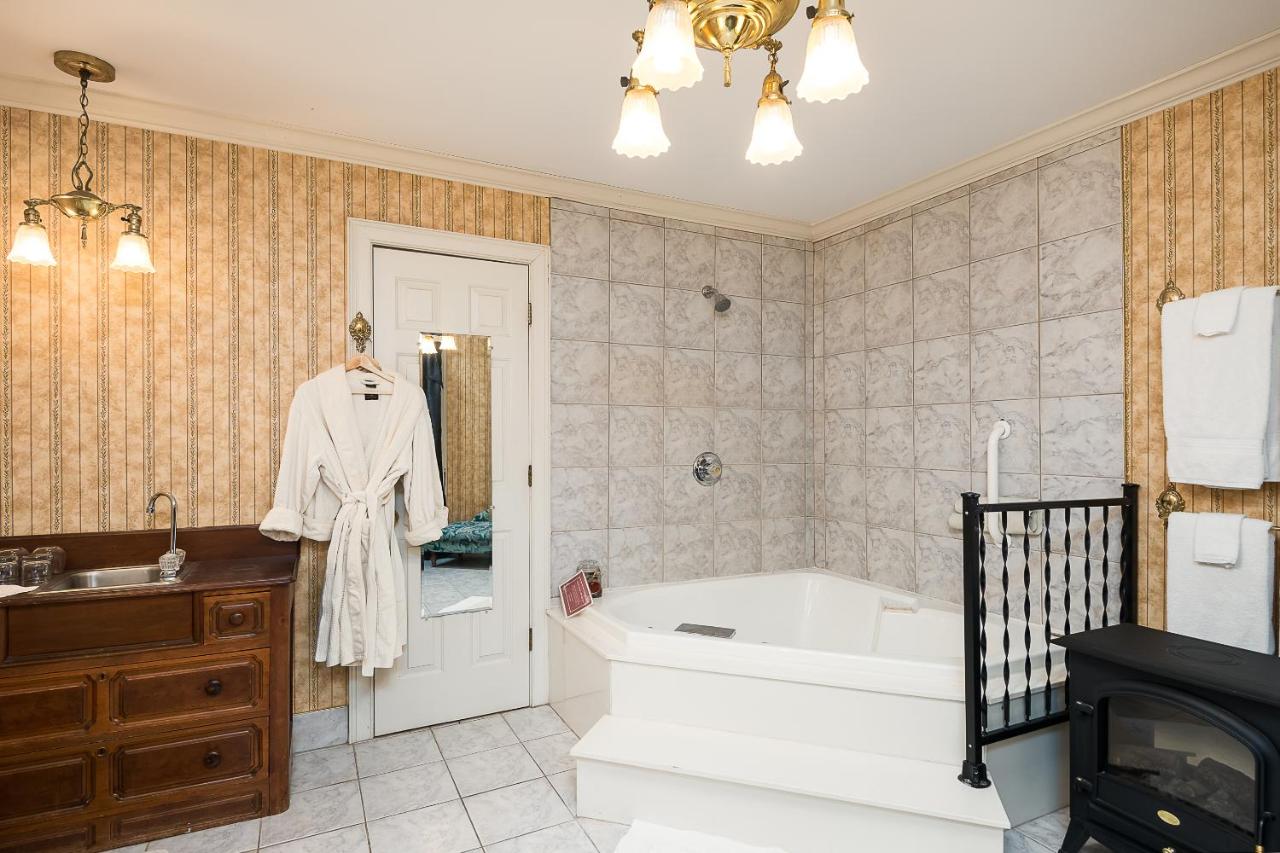 Superior Queen Room with Two Queen Beds