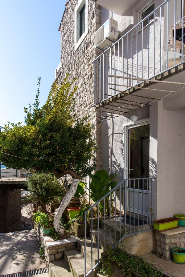 Fisherman House Apartments - Chambres d’hôtes