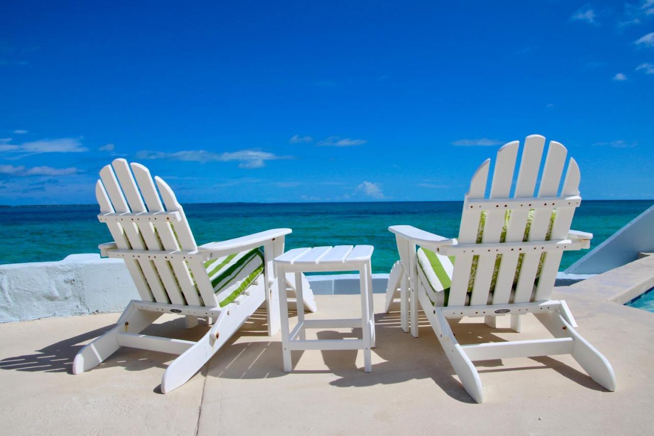 Water's Edge Villa - Oceanfront with Private Pool - B&B