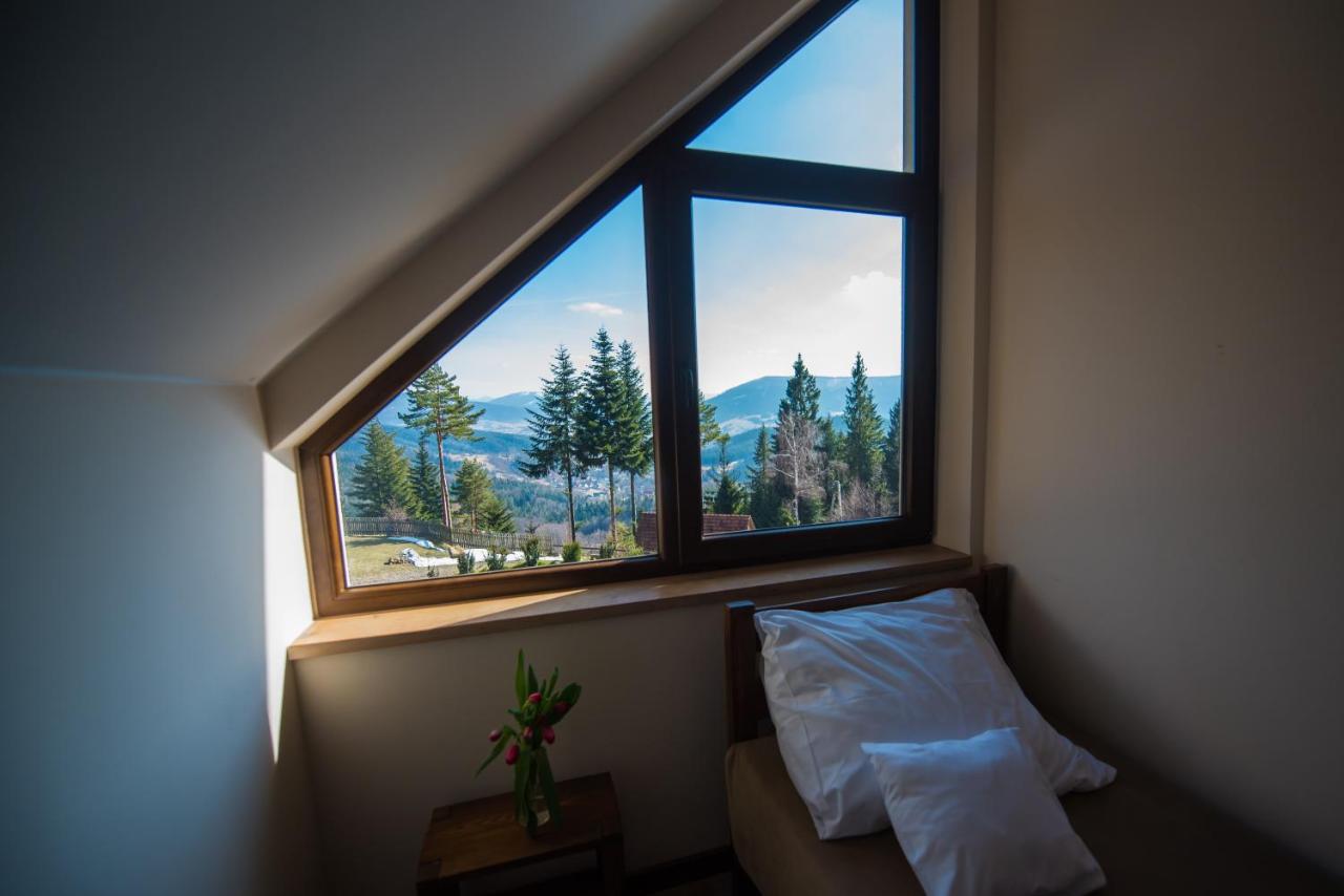 Familienzimmer mit Bergblick
