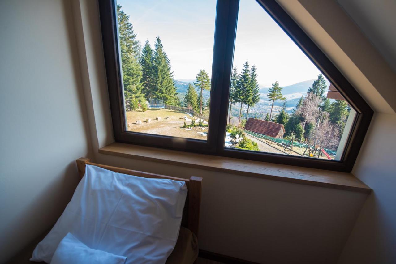 Familienzimmer mit Bergblick