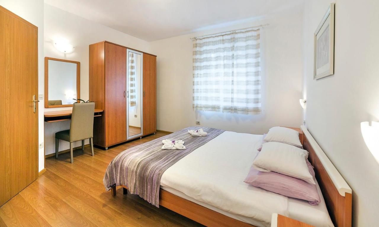One-Bedroom Apartment with Terrace and Sea View