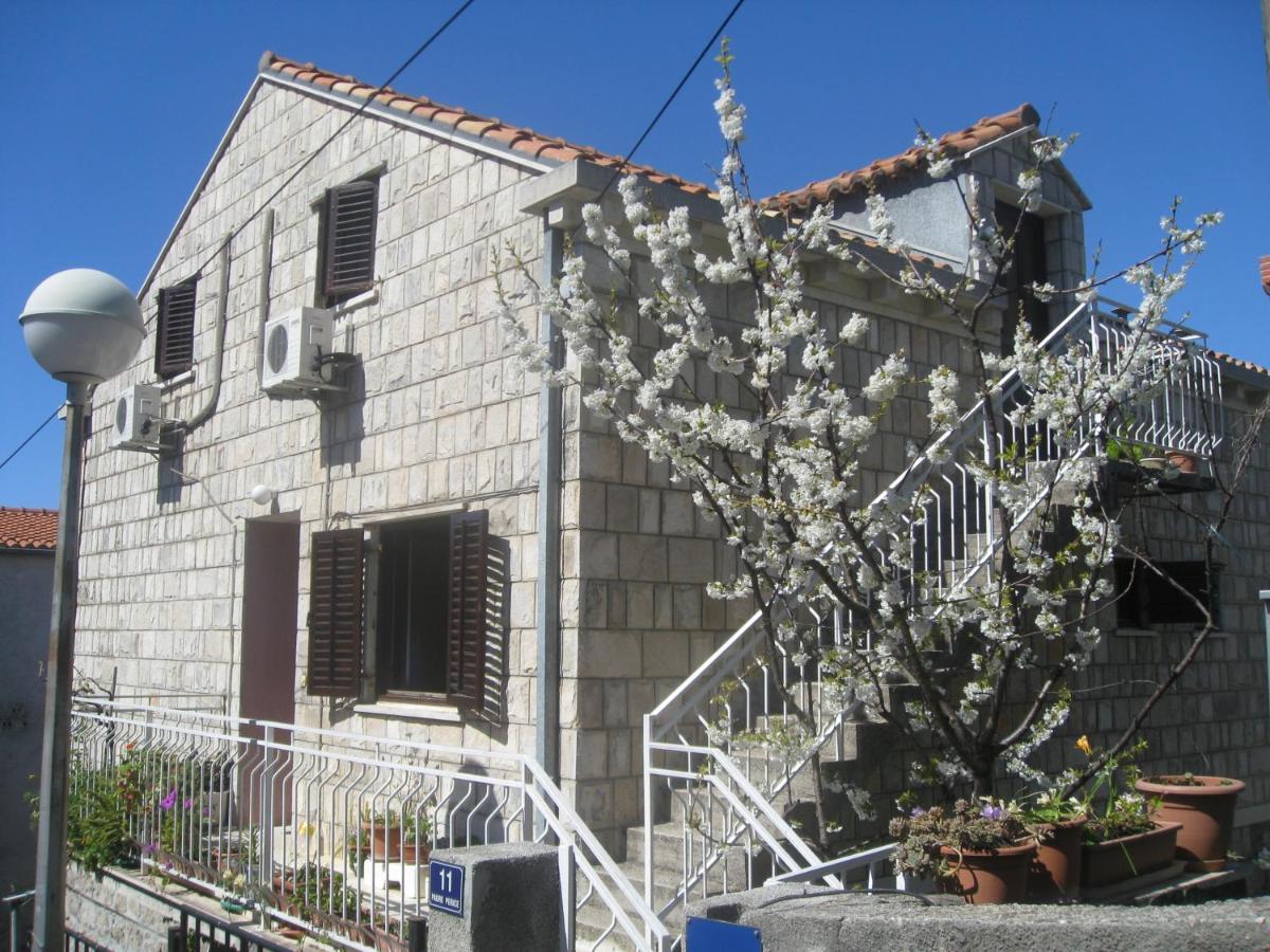 Nikolina Rooms - B&B