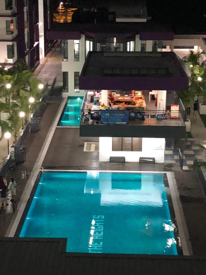 Kyra The Heights Residence Condo Ayer Keroh Melaka WiFi, Netflix & Pool - Ferienwohnung