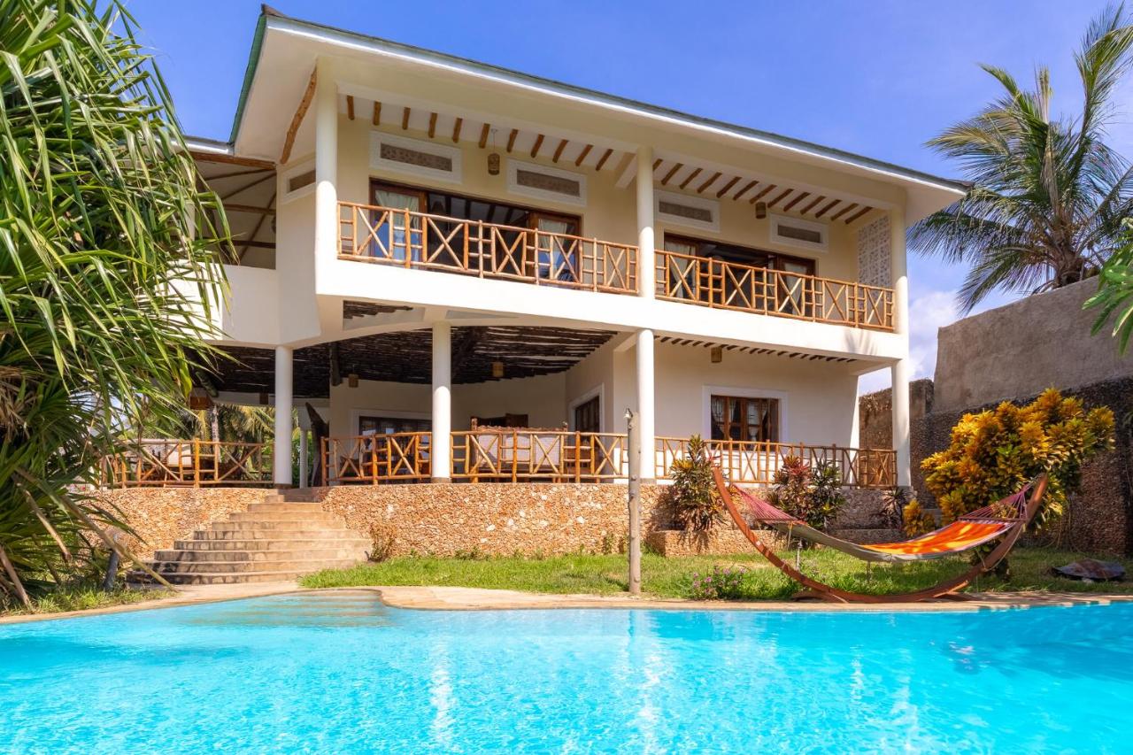 B&B Diani Beach - Villa Mashariki - luxury villa 400m from the beach - Bed and Breakfast Diani Beach