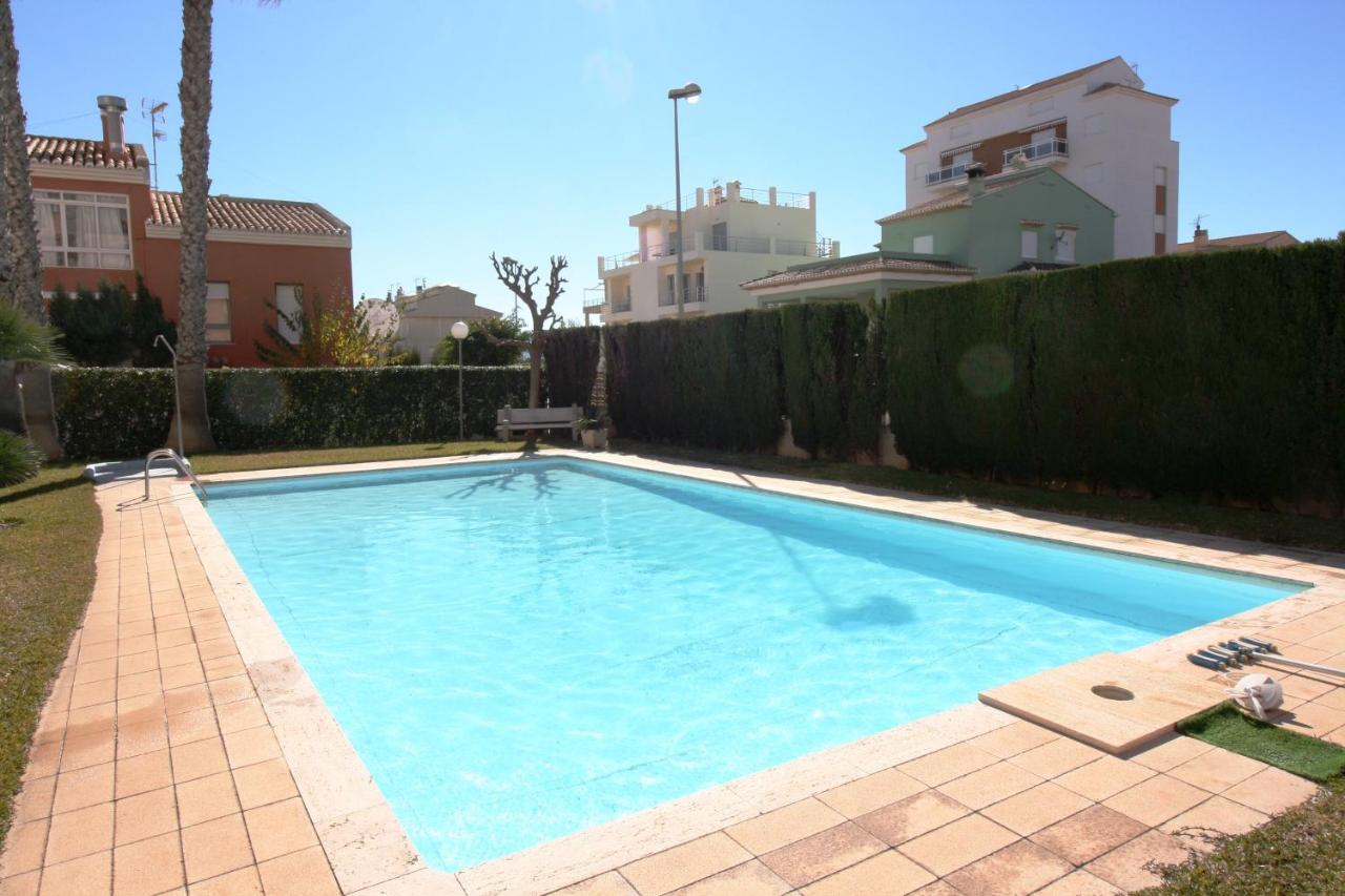 Apartamento con piscina y vistas al mar Aguamarina 36 - Chambres d'hôtes Oliva