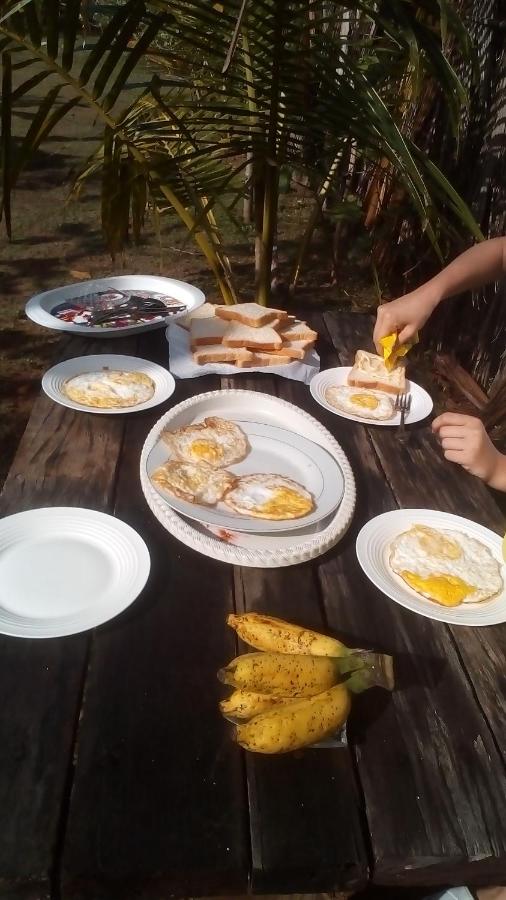 By The C' Cabanas - Bed and Breakfast Hikkaduwa