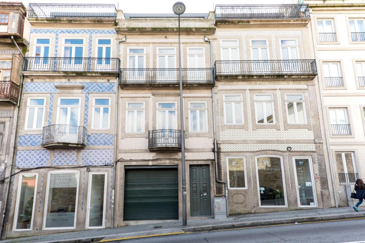 Fontaínhas Stylish Apartment by DA'HOME - B&B Porto