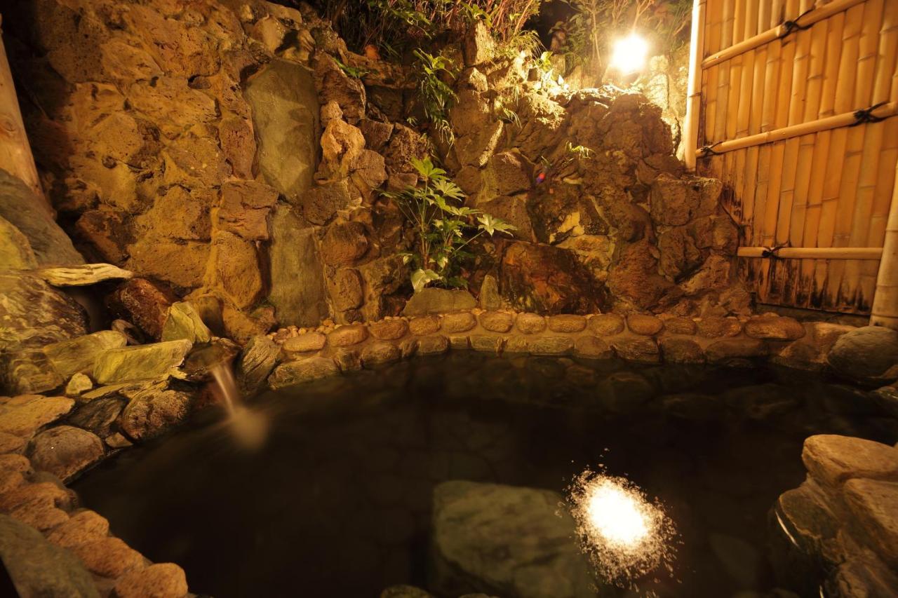Japanese-Style Single Room with Shared Bathroom