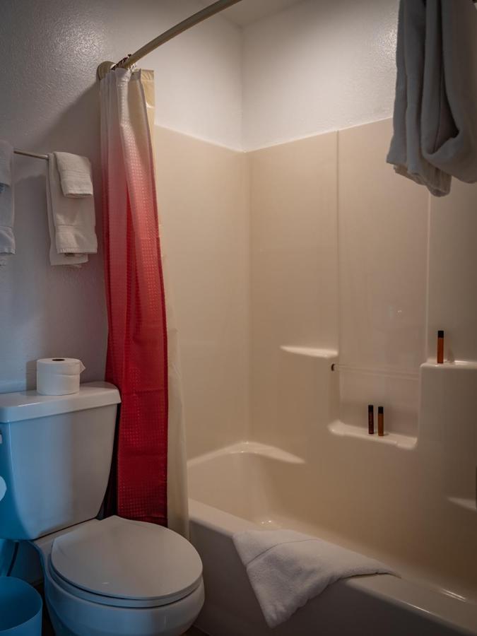 Deluxe Double Room - Peak-A-Boo