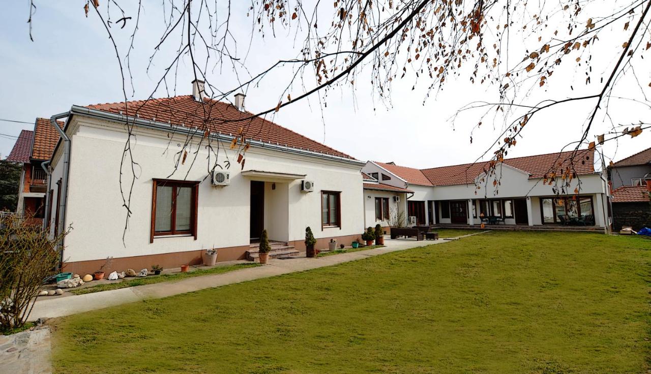 B&B Kladovo - Mladenovic apartments - Bed and Breakfast Kladovo