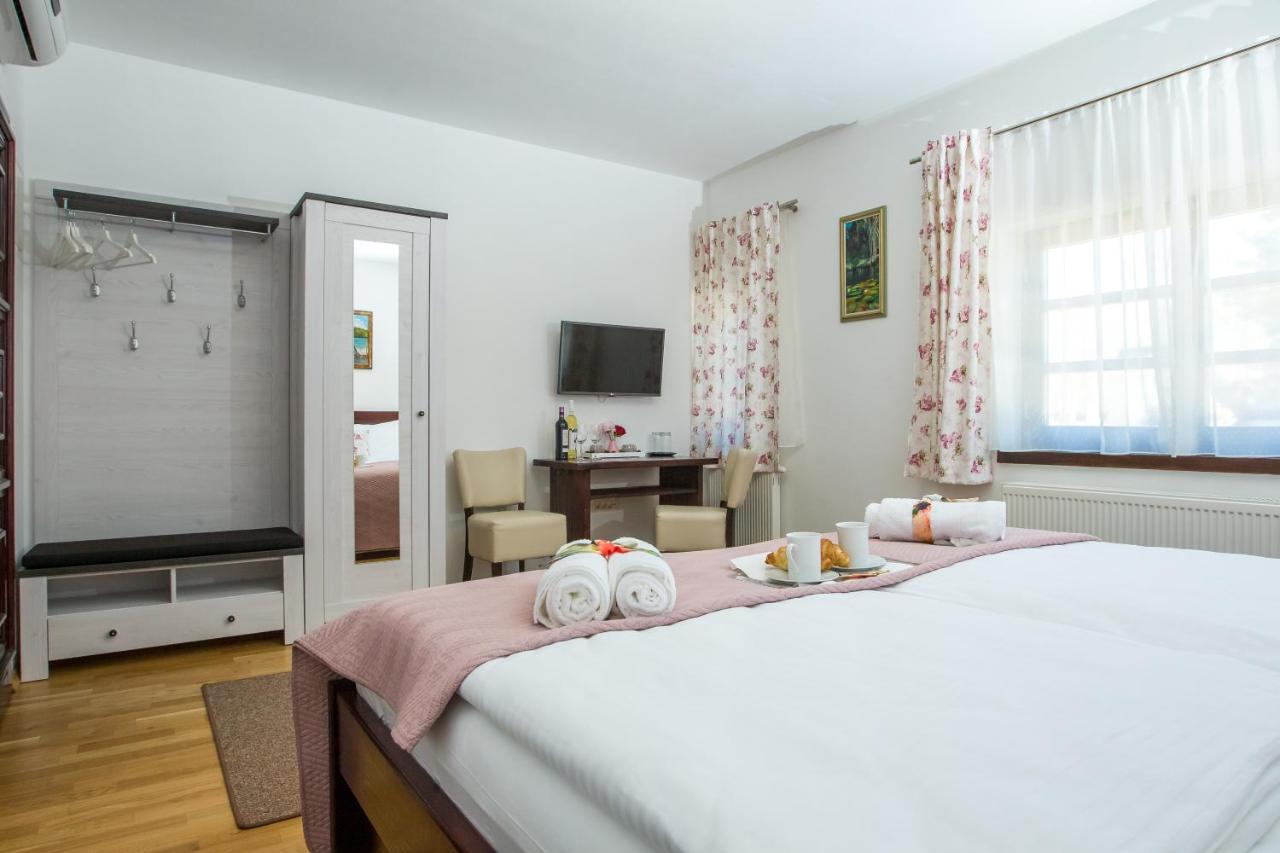Double or Twin Room with Garden View