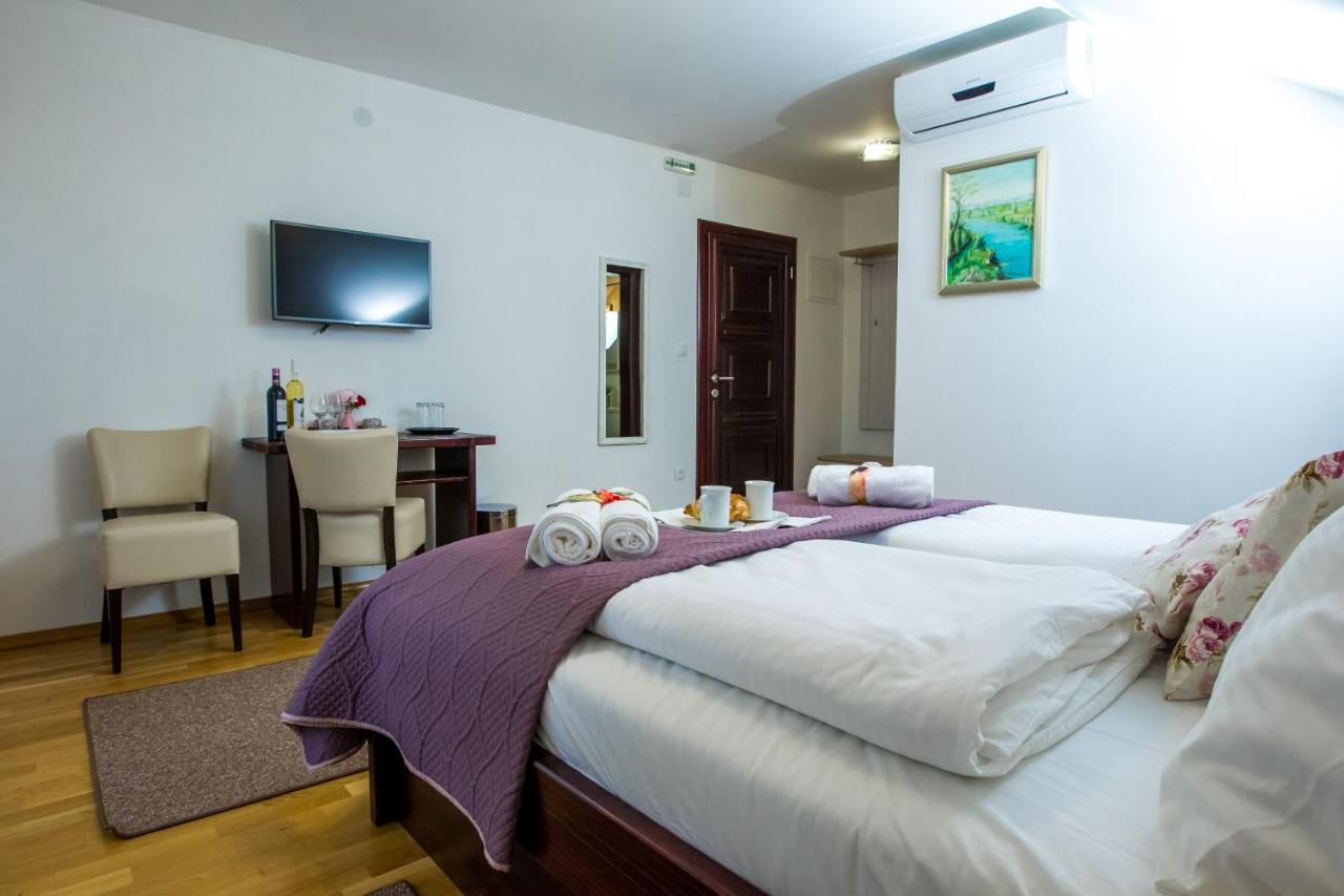 Superior Double Room with Balcony and Garden View