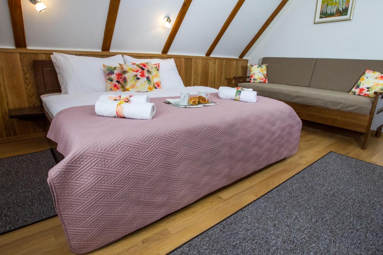 Deluxe Double or Twin Room with Forest View