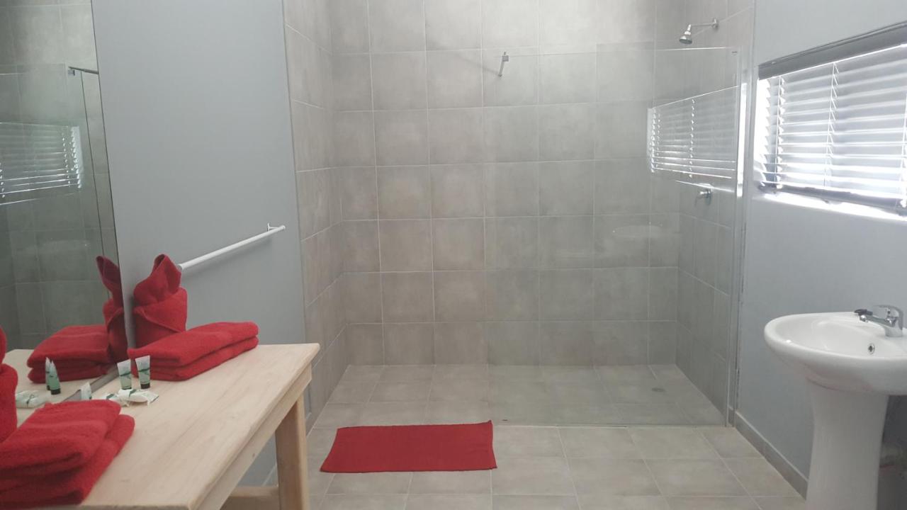 Zweibettzimmer mit Bad