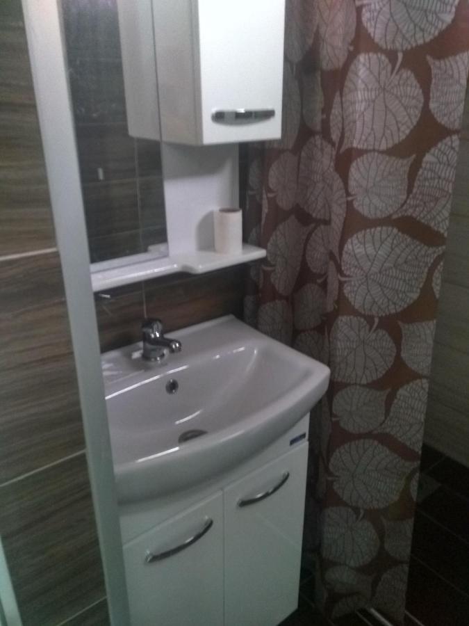 Estudio con balcón