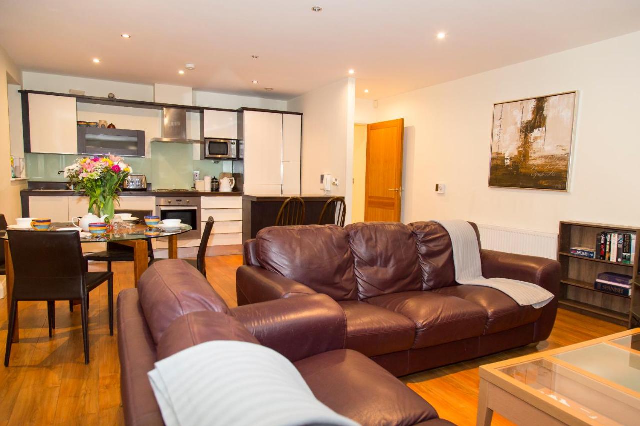 B&B Dublín - City 3 Bedroom Ensuited apartment with parking - Bed and Breakfast Dublín