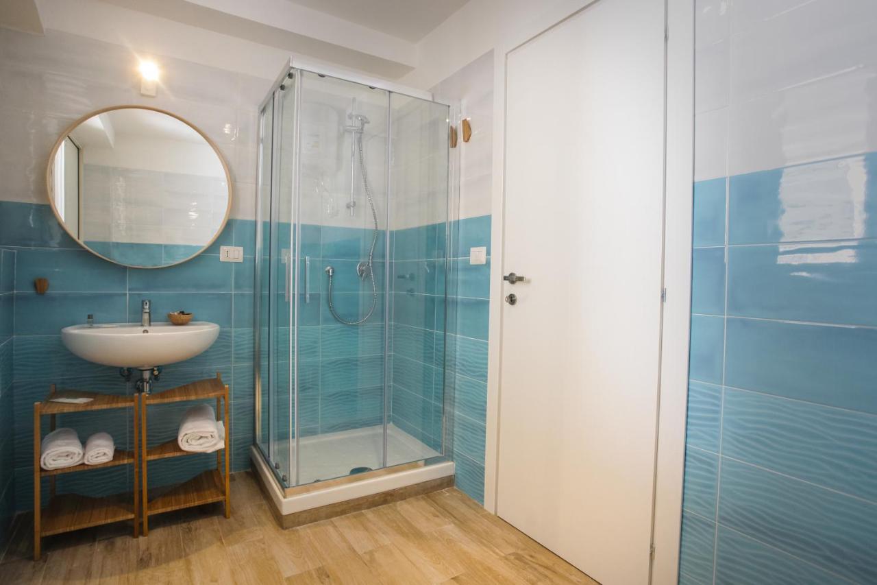 Camera Singola con Bagno Privato Esterno