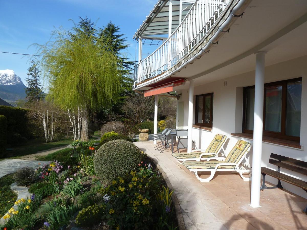 B&B Embrun - Vue sur les montagnes - Bed and Breakfast Embrun