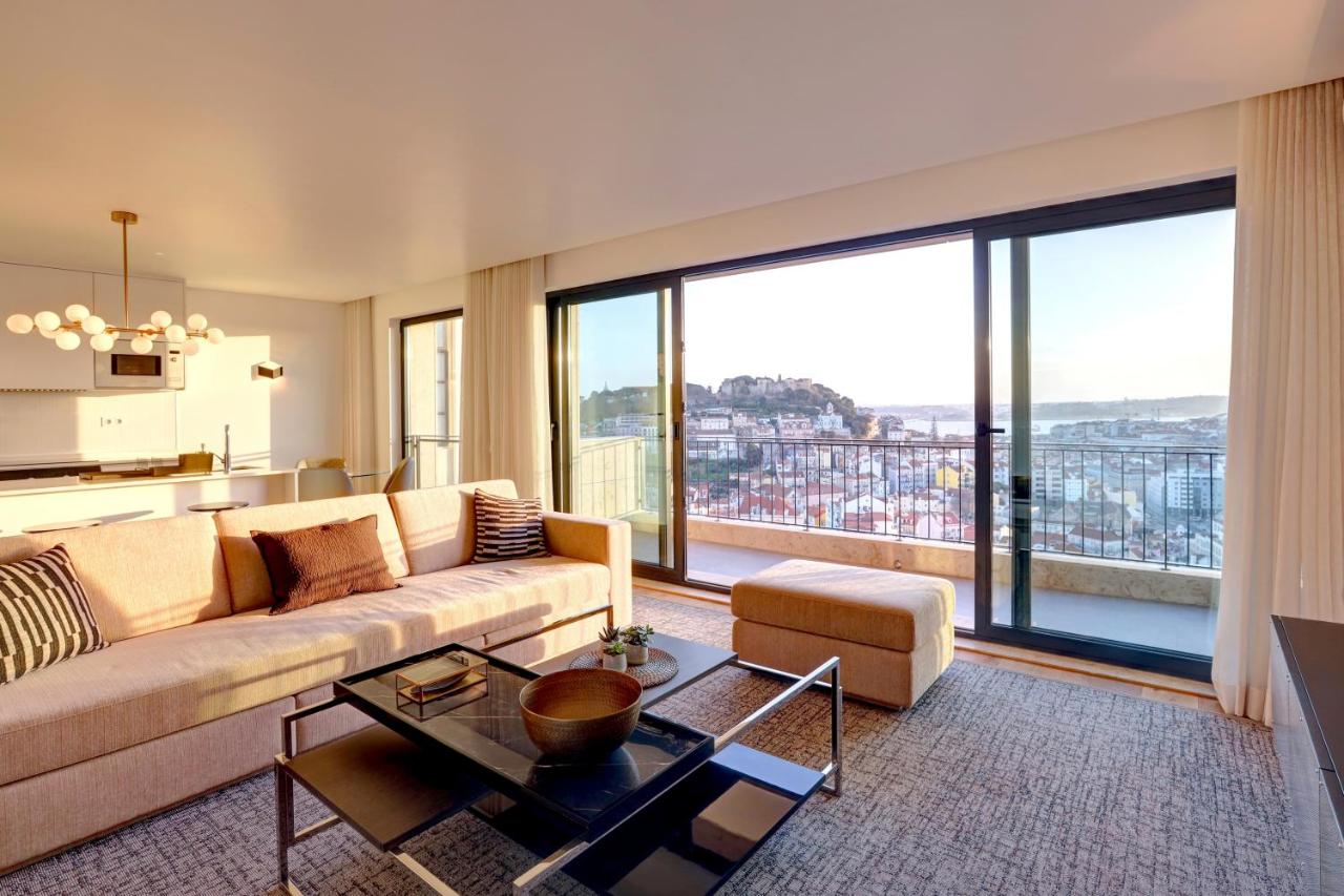 B&B Lisbon - Luxury Graça Apartment The Most Amazing View of Lisbon - Bed and Breakfast Lisbon